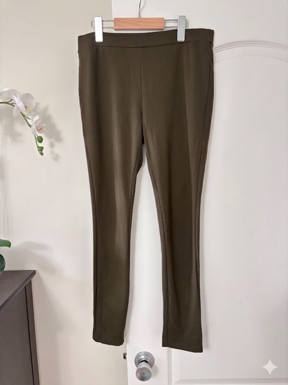 Philosophy Olive Green Brown Smooth Front Pull On Pant Women’s Size Medium